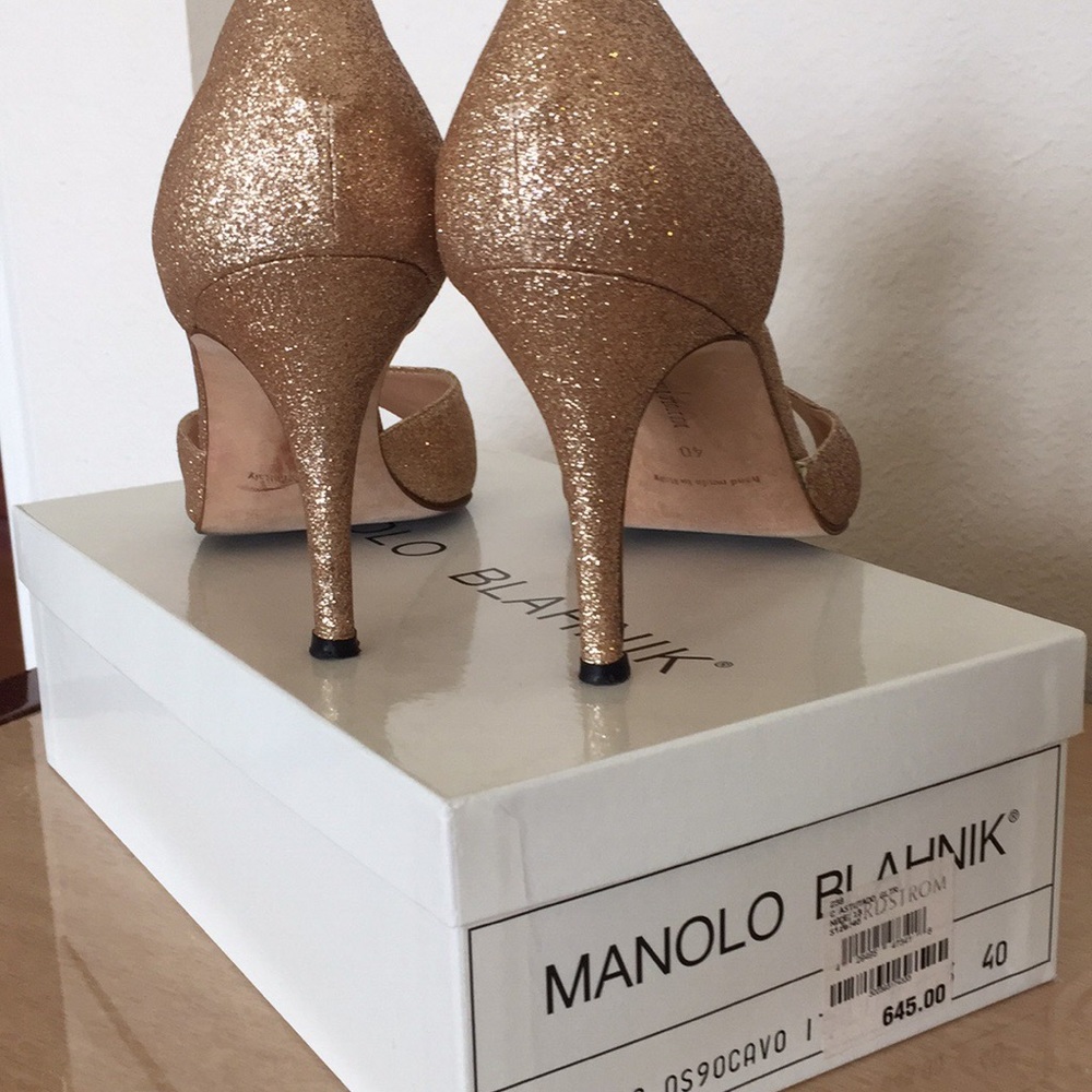 Manolo Blahnik Gold Glitter Sparkle Pumps - Picture 2 of 3